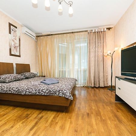 Two-Storey Apartment Near Iec เคียฟ ภายนอก รูปภาพ