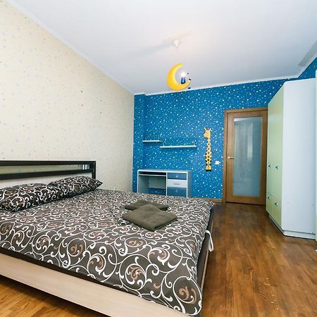 Two-Storey Apartment Near Iec เคียฟ ภายนอก รูปภาพ