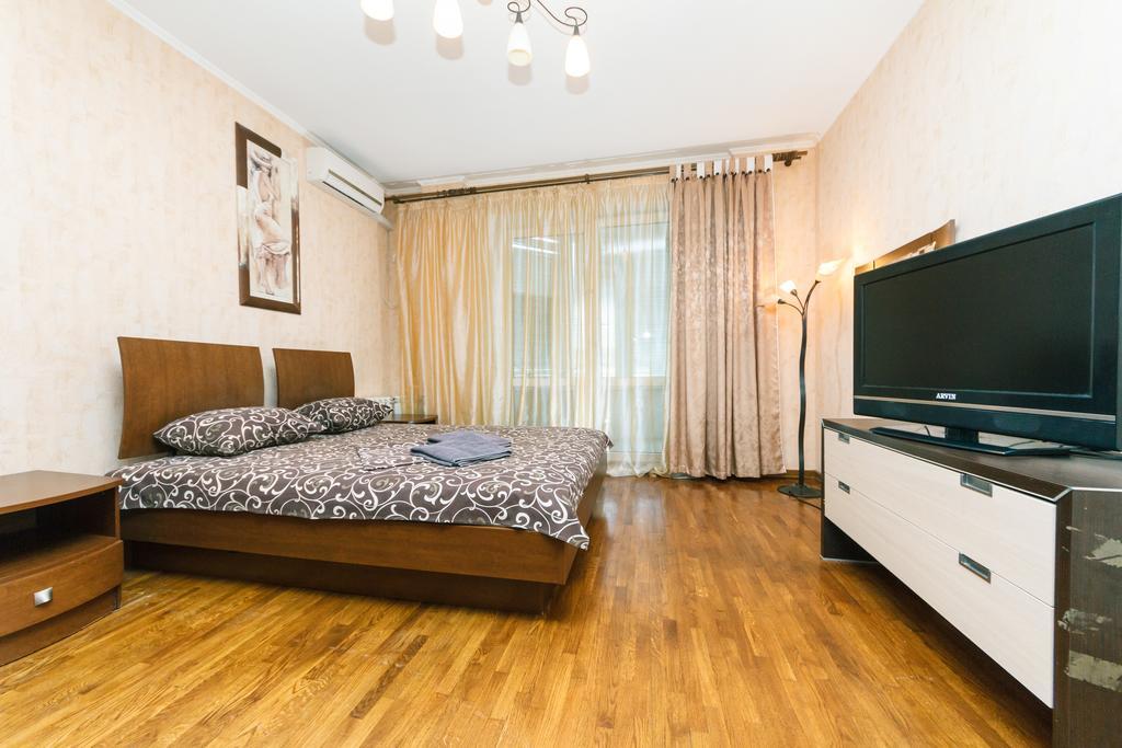Two-Storey Apartment Near Iec เคียฟ ภายนอก รูปภาพ