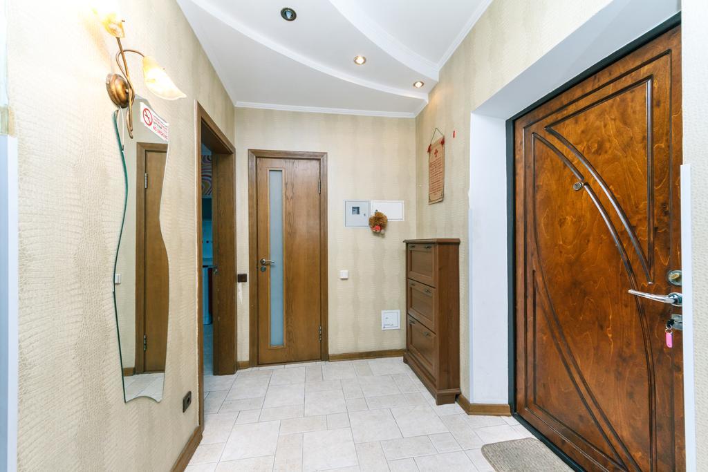 Two-Storey Apartment Near Iec เคียฟ ภายนอก รูปภาพ