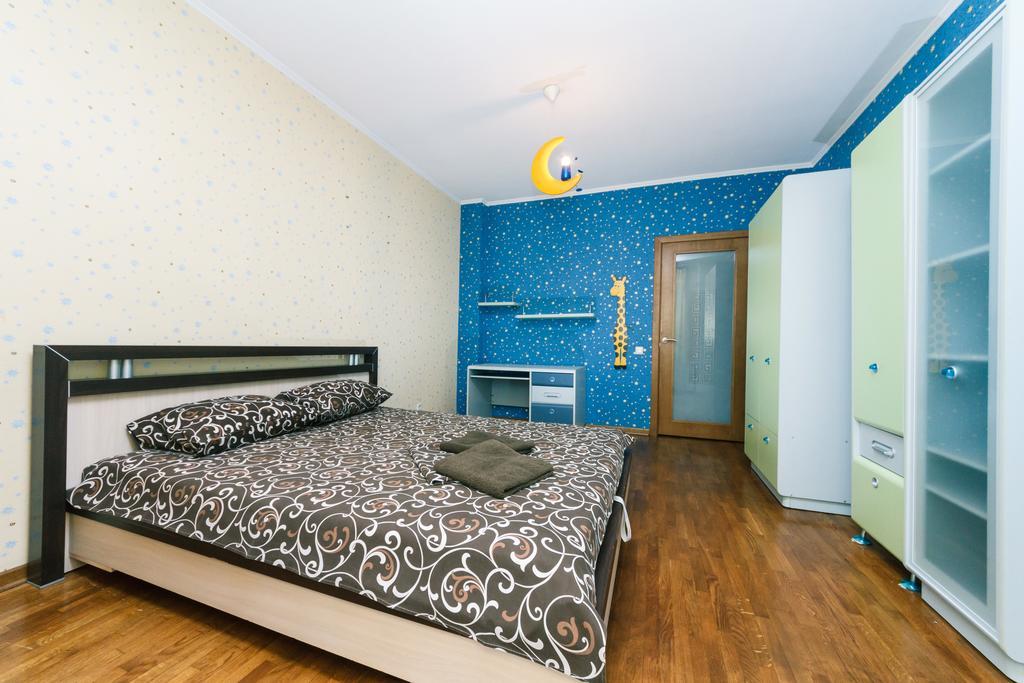 Two-Storey Apartment Near Iec เคียฟ ภายนอก รูปภาพ