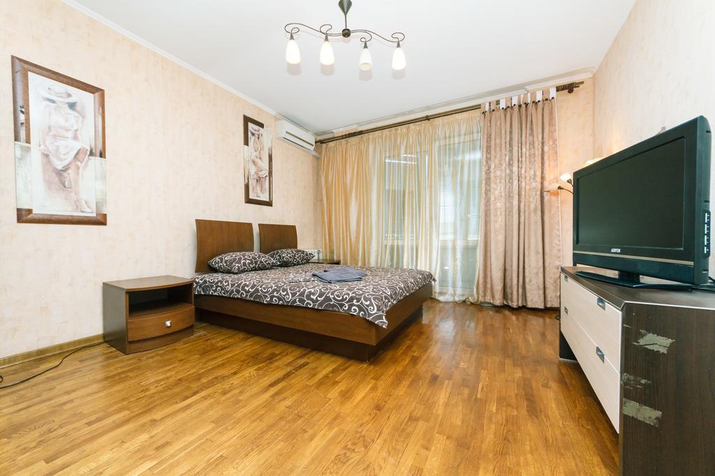 Two-Storey Apartment Near Iec เคียฟ ภายนอก รูปภาพ